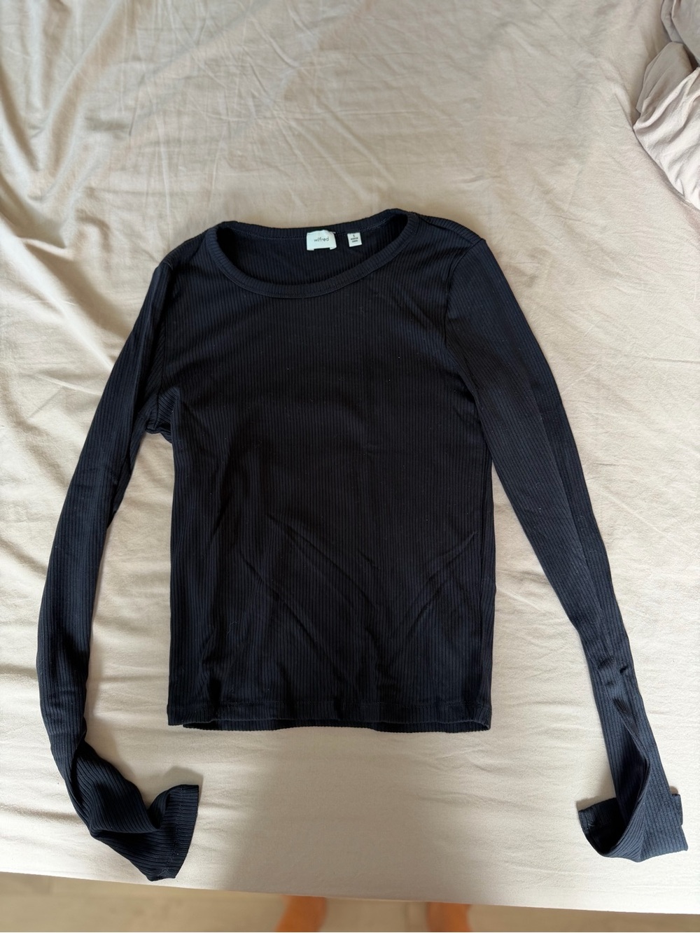 Wilfred Aritzia Women’s Black Ribbed Long-Sleeve Crop Tee